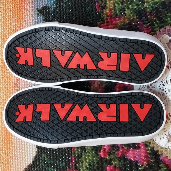 Womens Airwalk Slip-on Sneakers - Picture 13 of 15